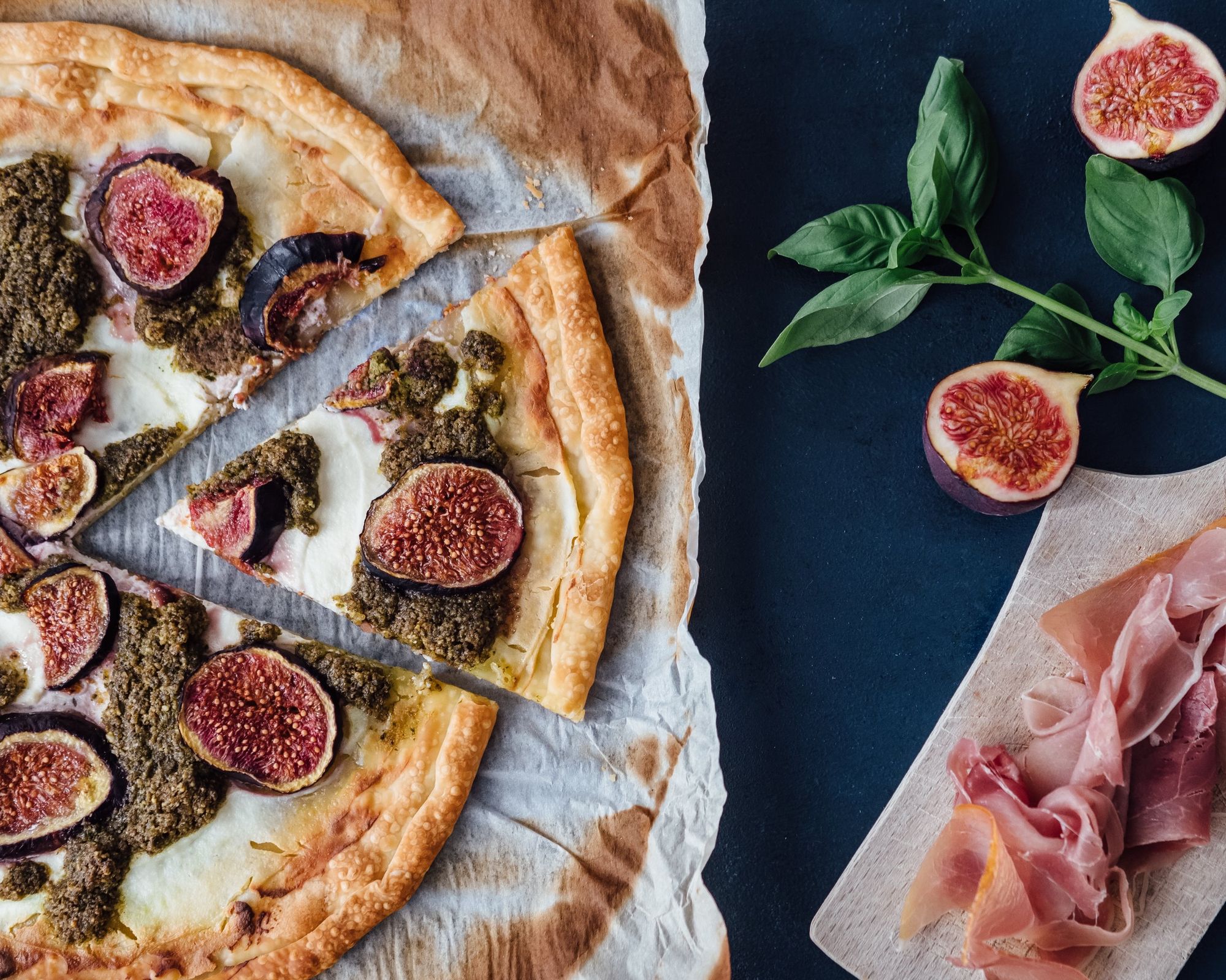 Ricotta, fig & walnut pesto pizza